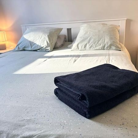 Appartement Confort Avec Balcon - Champigny Ngoại thất bức ảnh