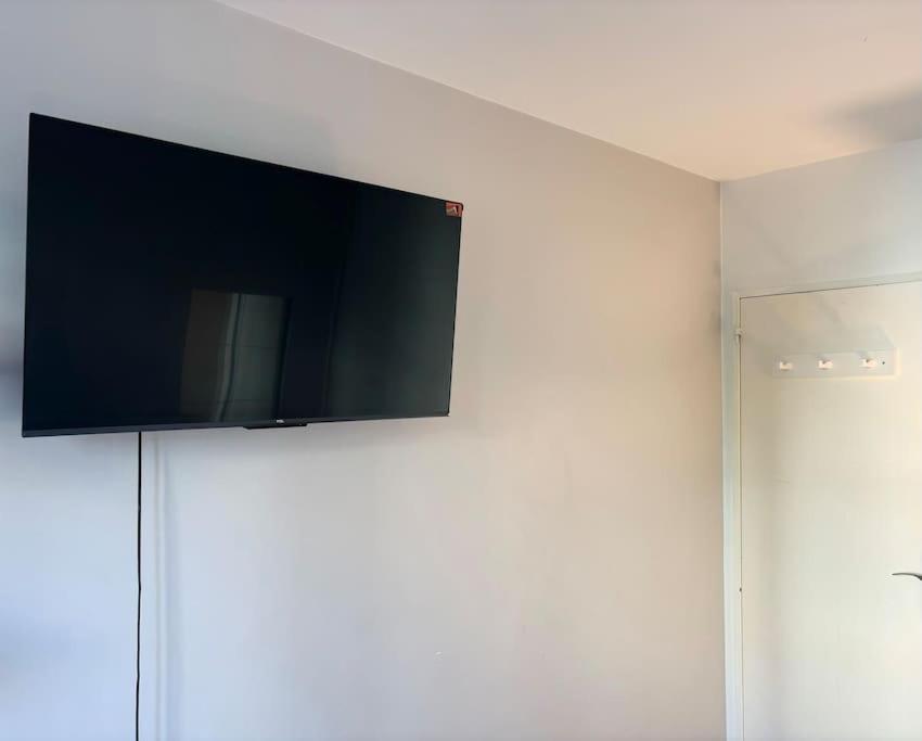 Appartement Confort Avec Balcon - Champigny Ngoại thất bức ảnh