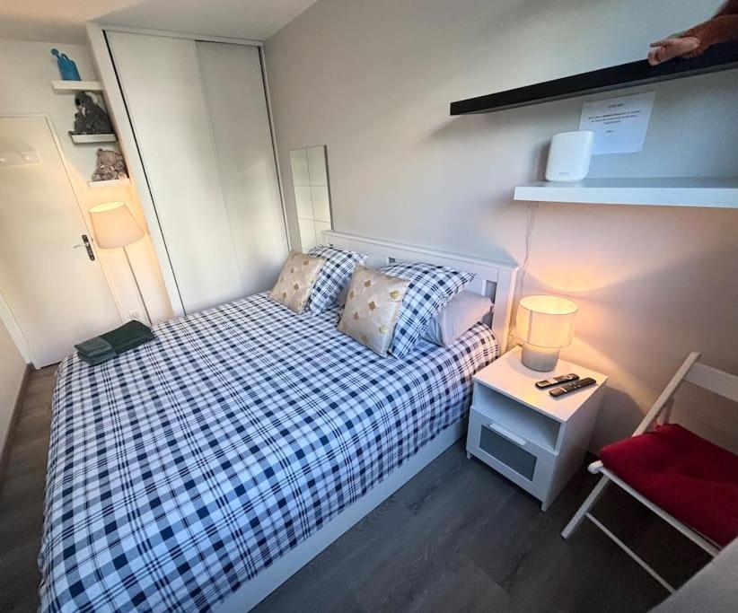 Appartement Confort Avec Balcon - Champigny Ngoại thất bức ảnh