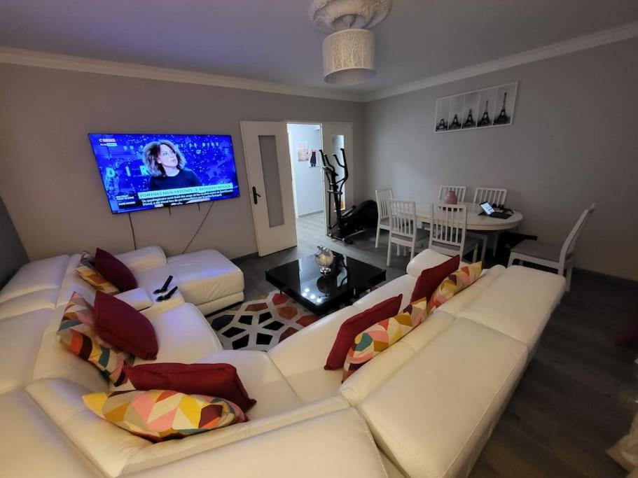 Appartement Confort Avec Balcon - Champigny Ngoại thất bức ảnh